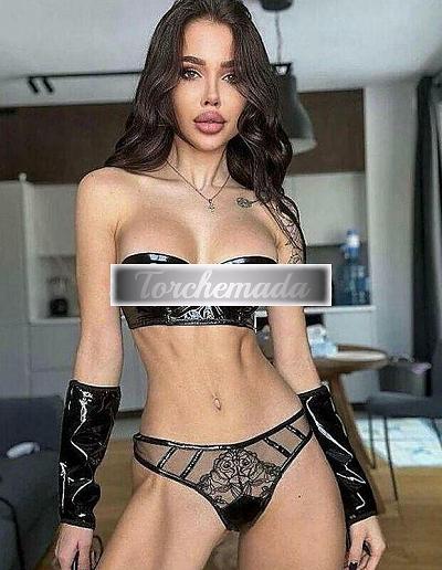 Girl Felina Maestra  Verona