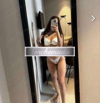 Girl Felina Modella  Lucca