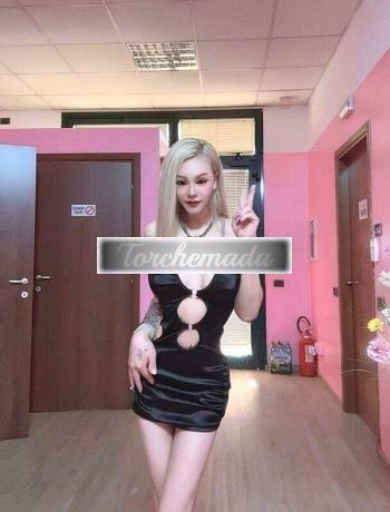 Girl Golosa dalla Corea  Latina