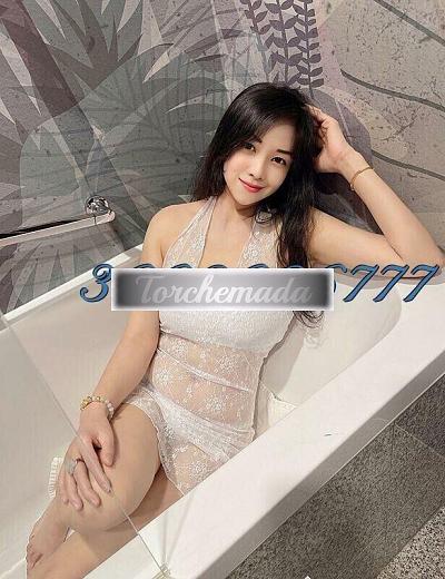 Girl Fresca ragazza in città  Trento