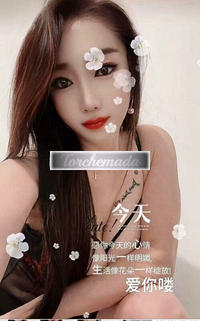 Girl Strepitosa Femmina  Trieste