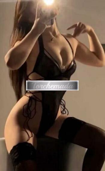 Girl Felina Coinvolgente  Como