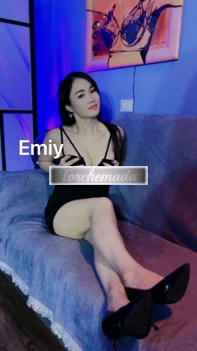 Girl Asiatica che obbedisce  Udine