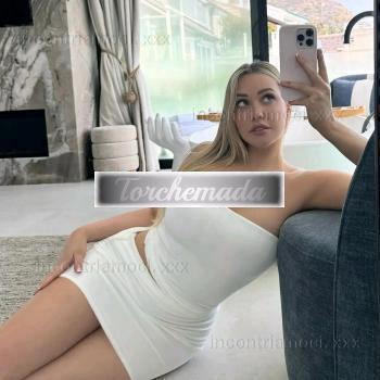 Girl Trasgressiva Esibizionista  Ceva