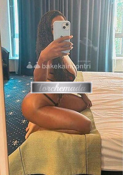 Girl Trasgressiva Femmina  Lucca