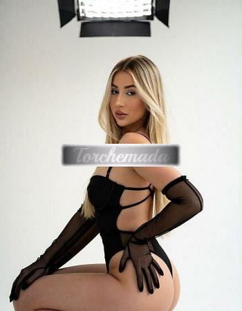 Girl Felina Amabile  Isernia