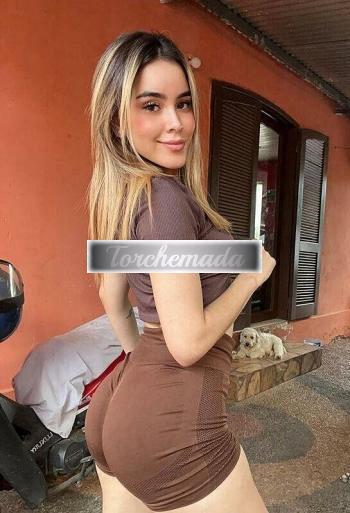 Girl Bellissima Esibizionista  Brindisi