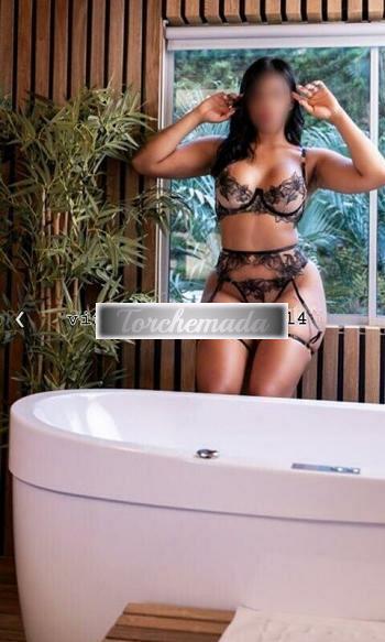 Girl Felina Femmina  Lucca