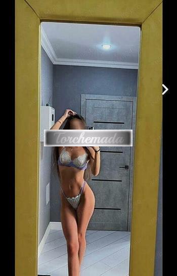 Girl Felina Modella  Lucca