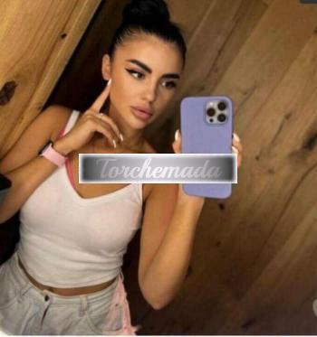 Girl Strepitosa Modella  Lucca