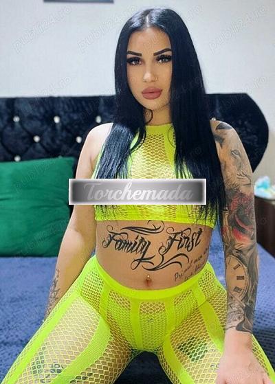 Girl Felina Femmina  Como