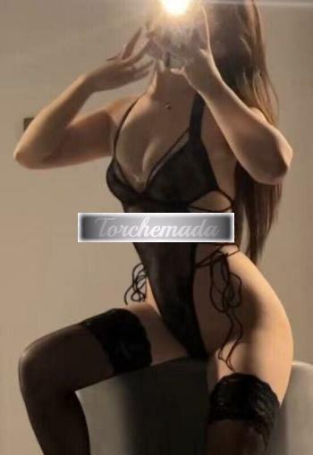 Girl Felina Coinvolgente  Como