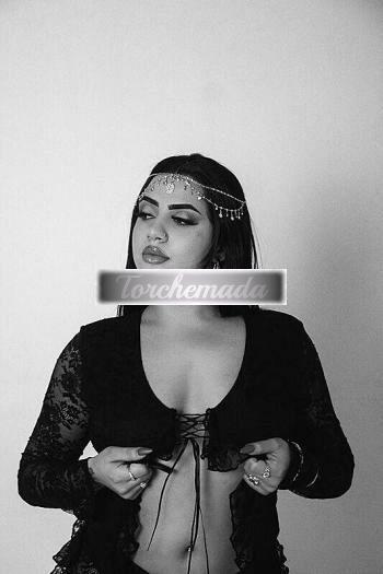 Girl Vogliosa Bambola  Lucca