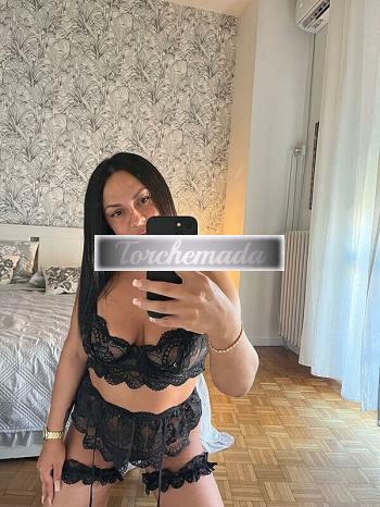 Girl Calda Bambola  Cremona