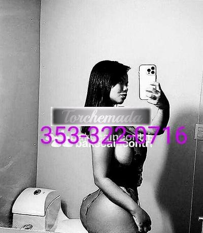 Girl Pioggia Dorata Seducente  Cremona